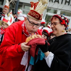 Maskenabstauben /Narrentaufe